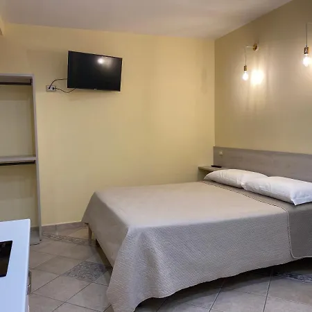 Vittoria Aparthotel *